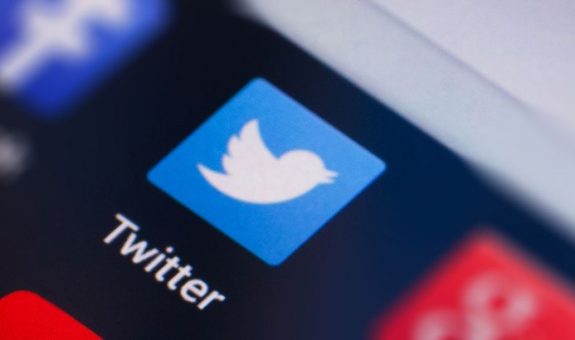 Different popular social media icons in a group folder