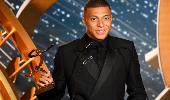 ކިލިއަން އެމްބާޕޭ - ފޮޓޯ: ބްލީޗަރ ރިޕޯޓް