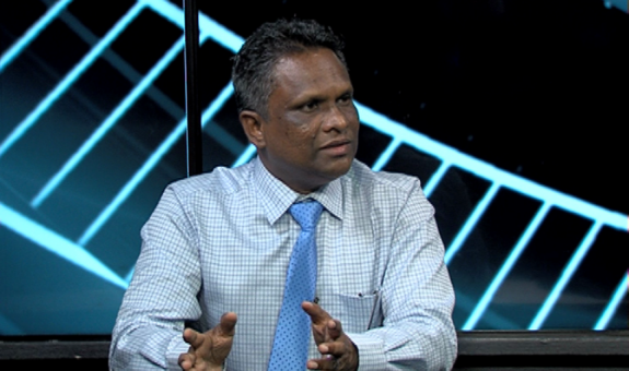 އެމްޑަބްލިއުއެސްސީގެ މެނޭޖިން ޑިރެކްޓަރު އާދަމް އާޒިމް - ފޮޓޯ: ރާއްޖެއެމްވީ