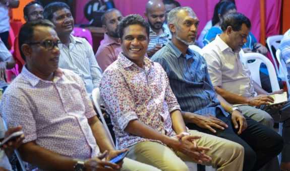 ފޮޓޯ: ސަން