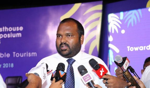 ޓުއަރިޒަމް މިނިސްޓަރު ޢަލީ ވަޙީދު - ފޮޓޯ: ސަންއޮންލައިން