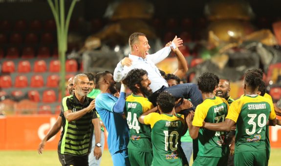 ލީގު ކާމިޔާބުކުރުމަށްފަހު މާޒިޔާއިން އުފާ ފާޅުކުރުަނީ | ފޮޓޯ : މާޒިޔާ