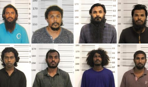 ޓެރަރިޒަމްގެ ހަމަލާއެއް ދޭން އުޅޭކަމުގެ ތުހުމަތުގައި ހައްޔަރު ކުރި އަށް މީހުން - ފޮޓޯ: ފުލުހުން