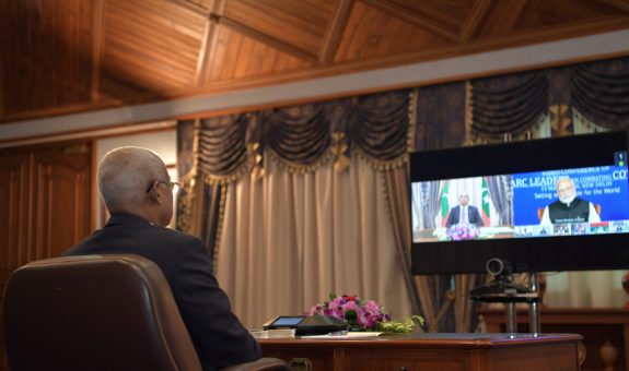 ރައީސް އިބްރާހިމް މުހައްމަދު ސޯލިހު ސަރަހައްދީ ވެރިންގެ ޓެލެކޮންފަރެންސްގައި -- ފޮޓޯ: ރައީސް އޮފީސް