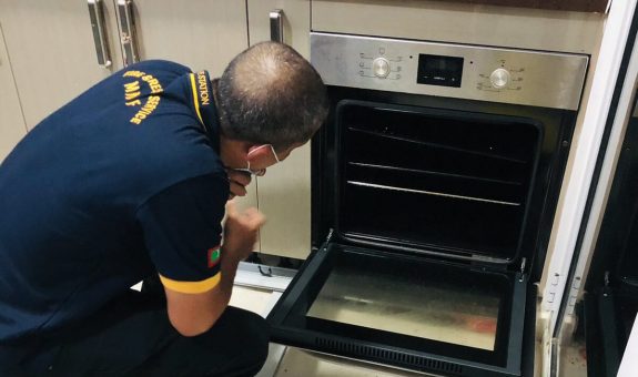 ހެންވޭރު ގެެއެއްގައި އަލިފާނުގެ ހާދިސާއެއް ހިނގައިގެން އެމްއެންޑީއެފް ފަޔާ އެންޑް ރެސްކިއު ހަރަކާތްތެރިވަނީ- ފޮޓޯ:އެމްއެންޑީއެފް